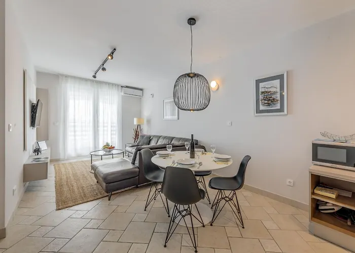 アパート Stiv Luxe